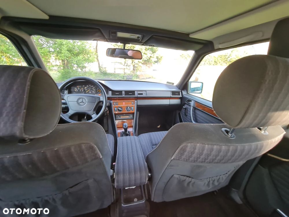 Mercedes-Benz W124 (1984-1993) - 33
