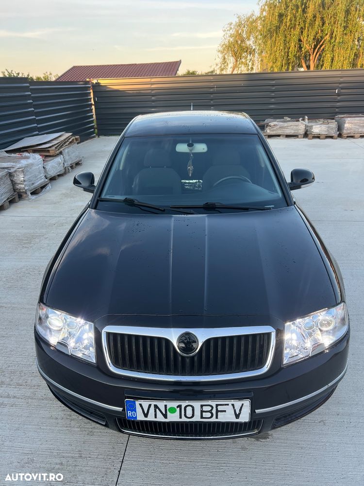 Skoda Superb 2.0 TDI Exclusive - 2