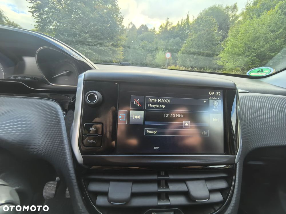 Peugeot 2008 82 VTI Allure - 32