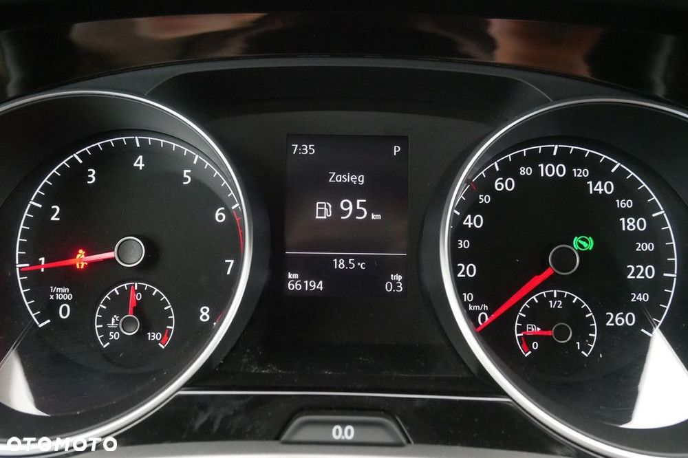 Volkswagen Touran - 9