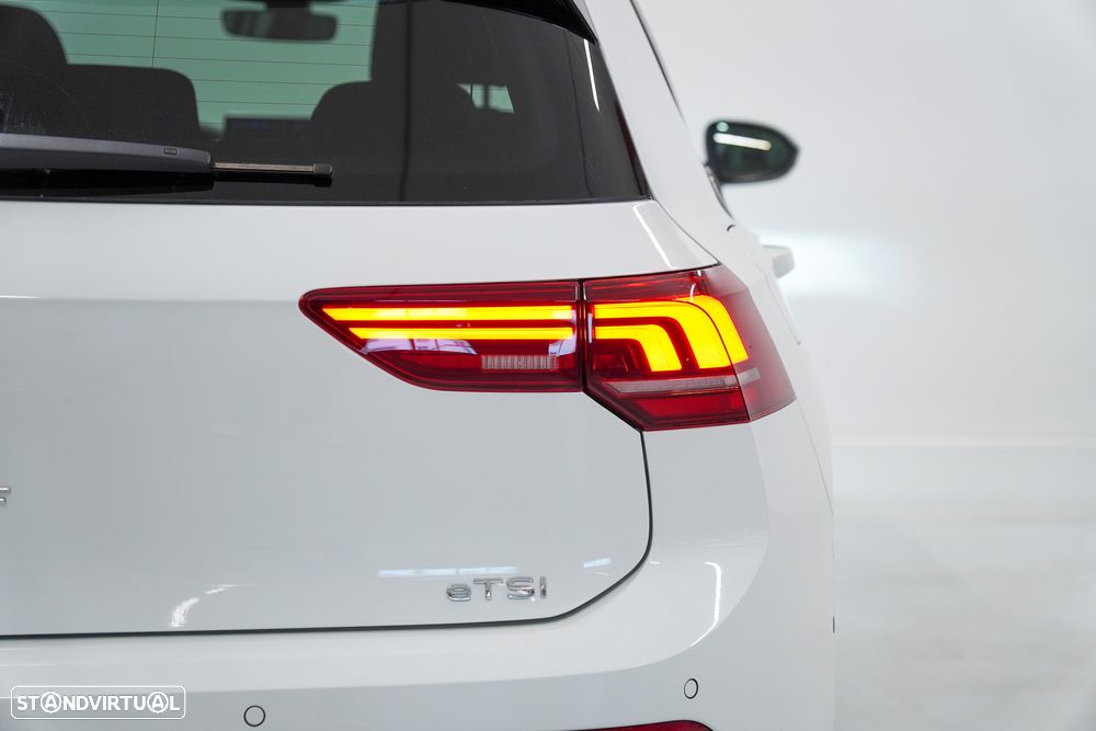 VW Golf 1.5 eTSI Urban DSG - 7