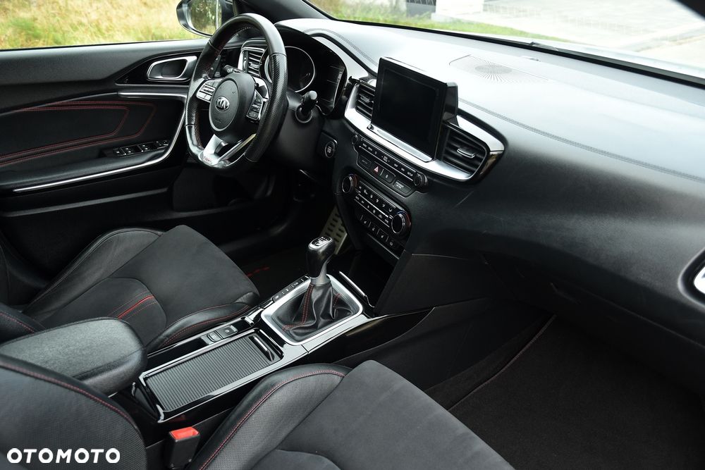 Kia Ceed - 25