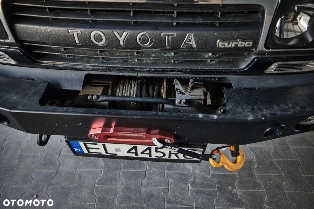 Toyota Land Cruiser - 23
