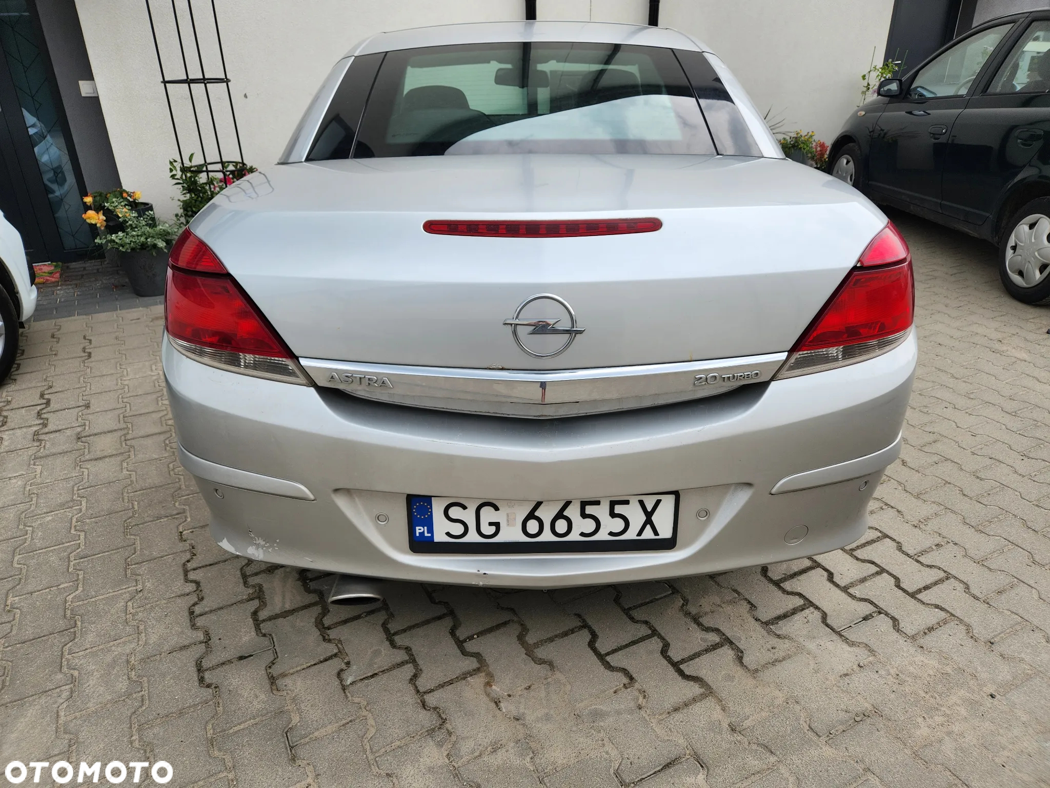 Opel Astra GTC 2.0 Turbo Cosmo - 2