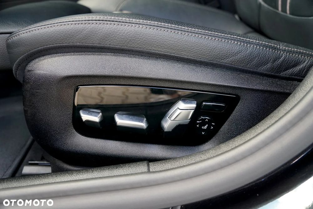 BMW Seria 5 540d xDrive Touring M Sport Edition - 14