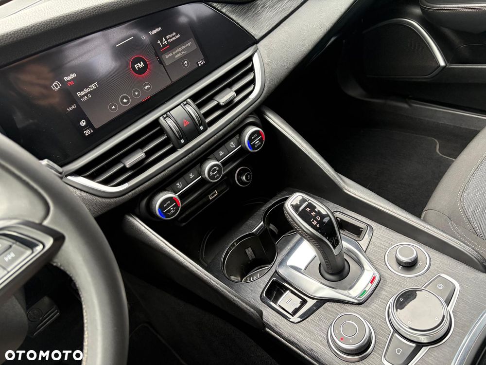 Alfa Romeo Giulia 2.0 Turbo - 9