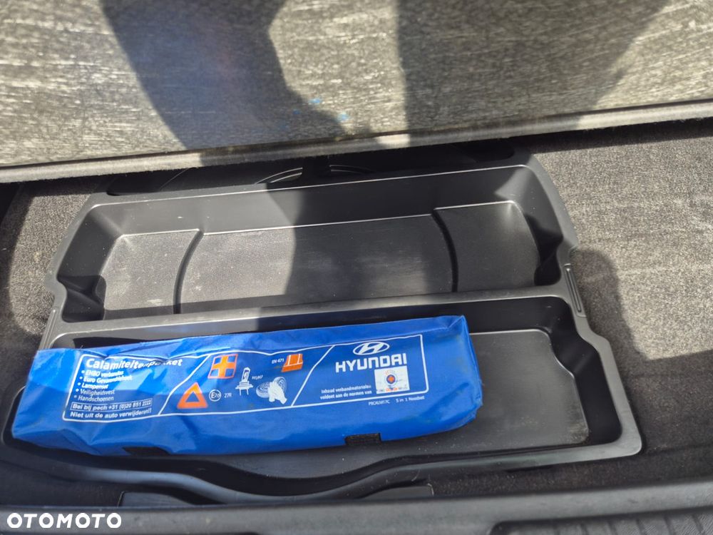 Hyundai ix20 1.4 blue Trend - 16