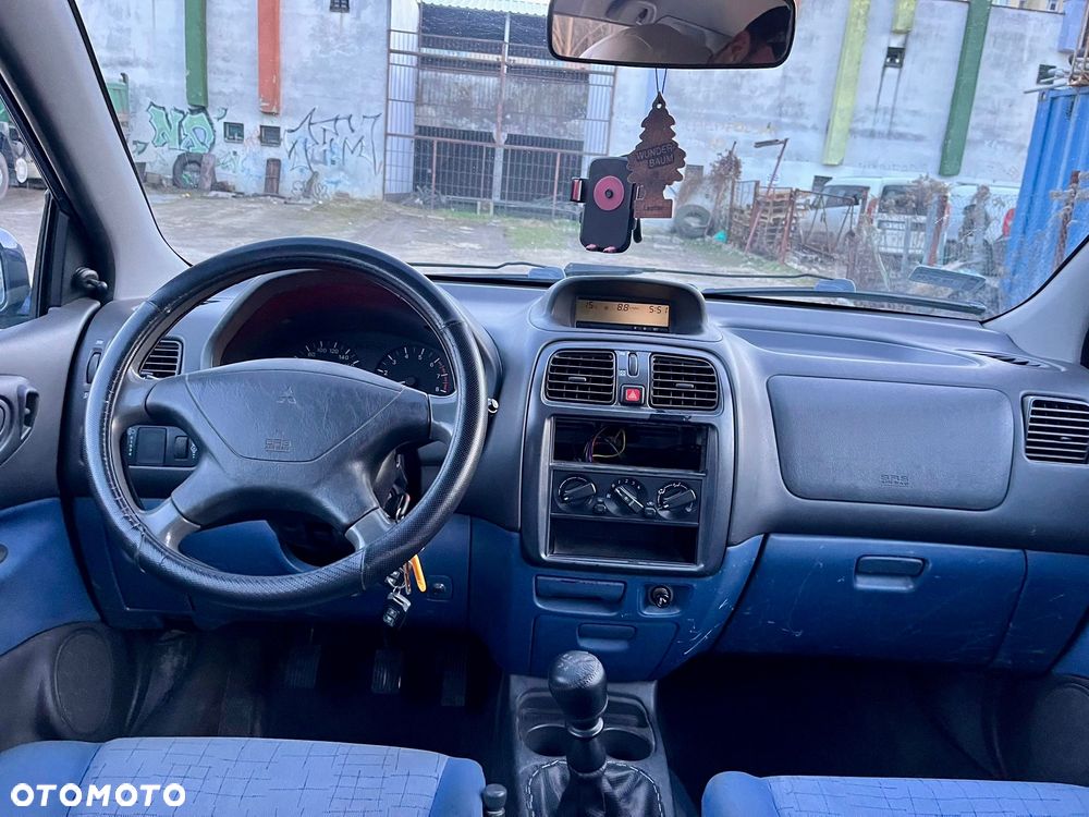 Mitsubishi Space Star - 15