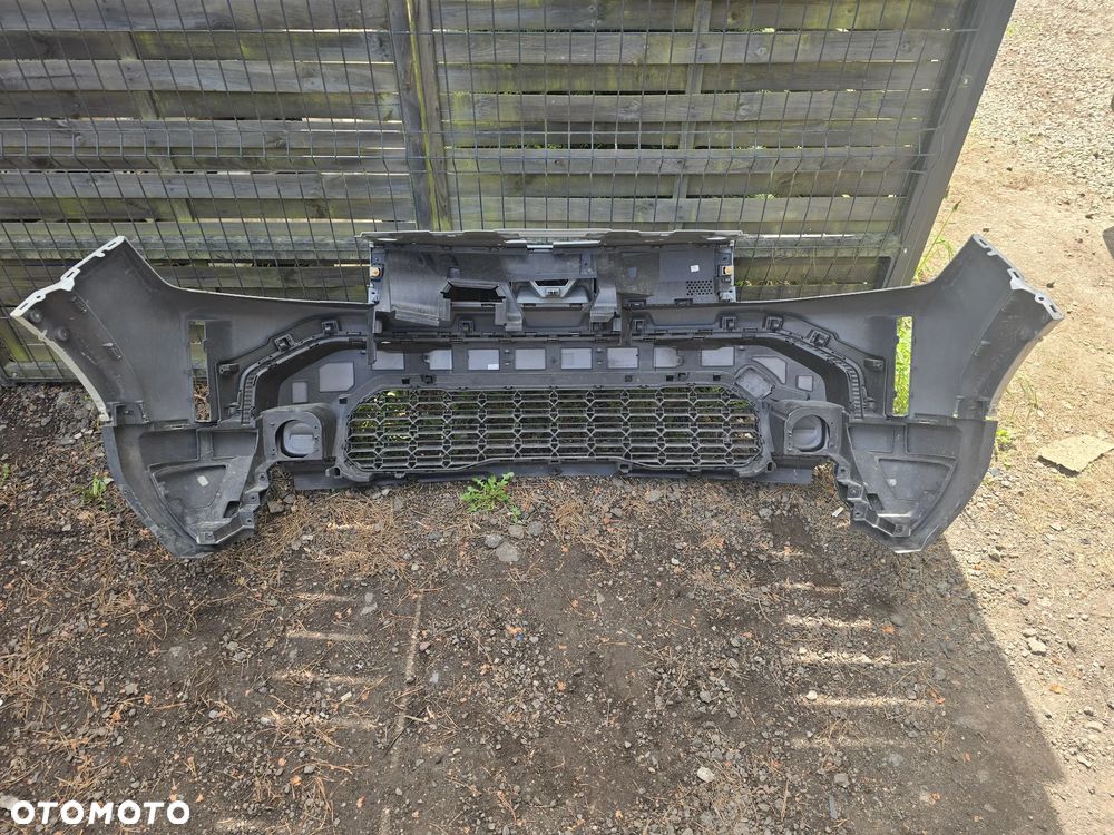 Dacia duster III zderzak przód ładny oryginał - 6