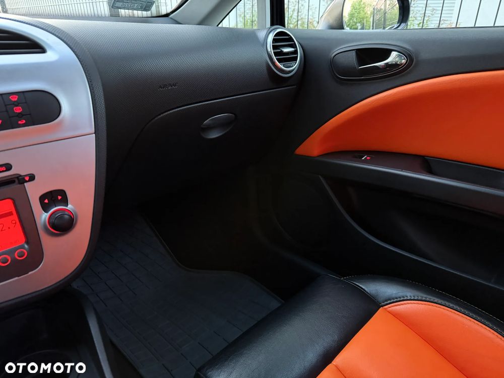 Seat Leon 2.0 TDI Stylance DSG - 6