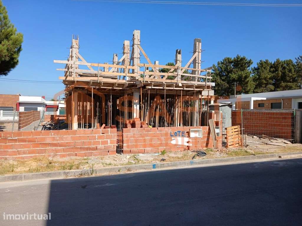 Moradia Gemina T4 Com Piscina / Fernão Ferro / seixal - Grande imagem: 3/9