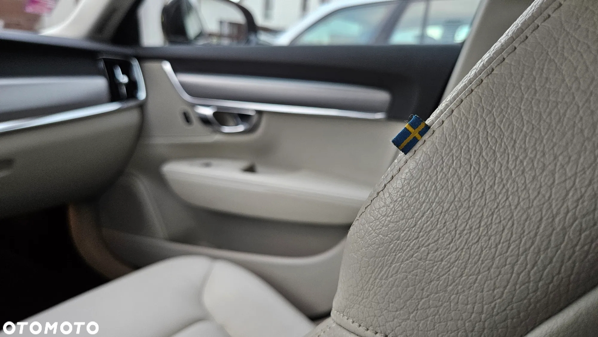 Volvo V90 D4 Momentum - 31
