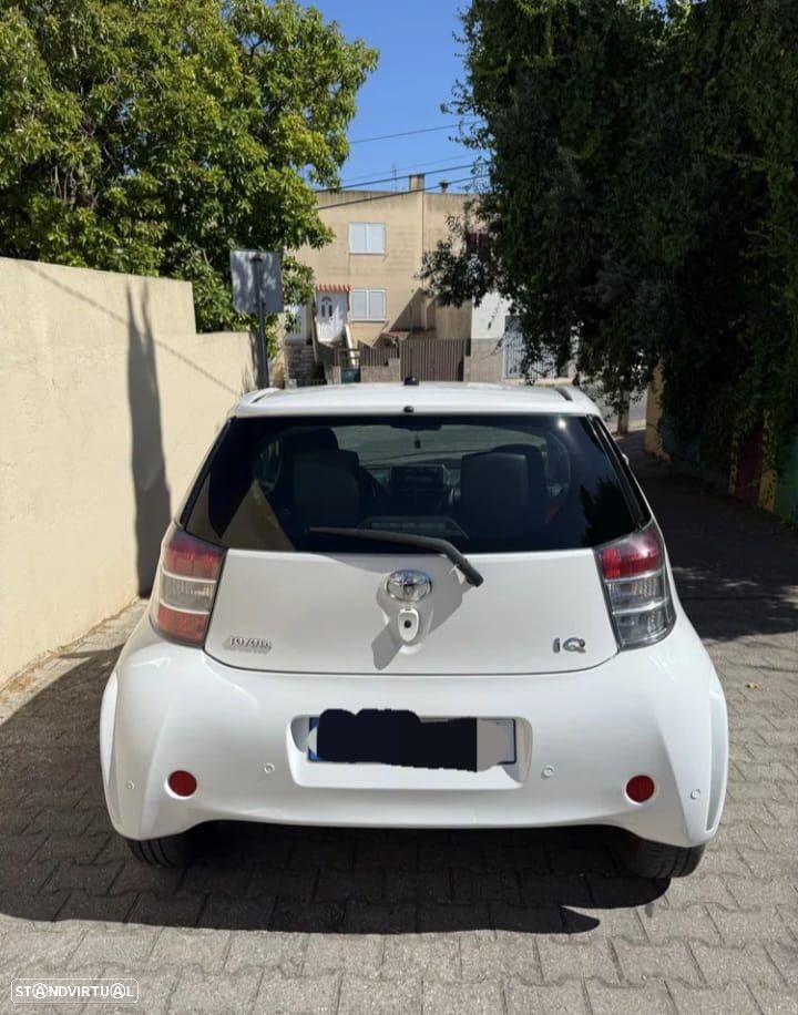 Toyota iQ 1.0 VVT-i Essential - 4