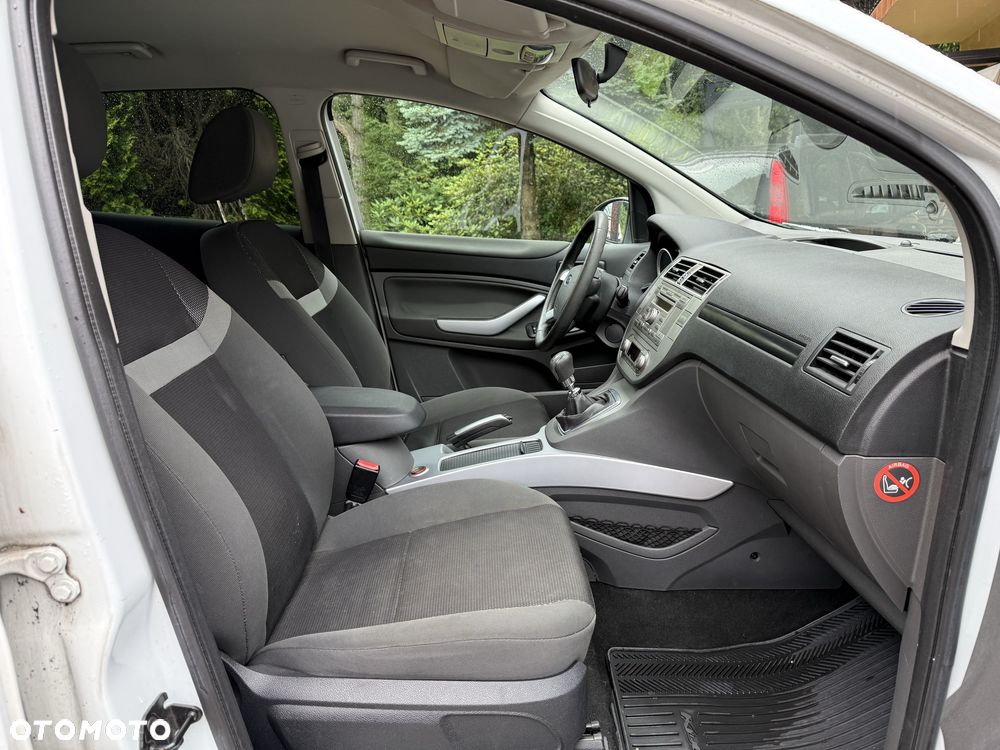 Ford Kuga - 7