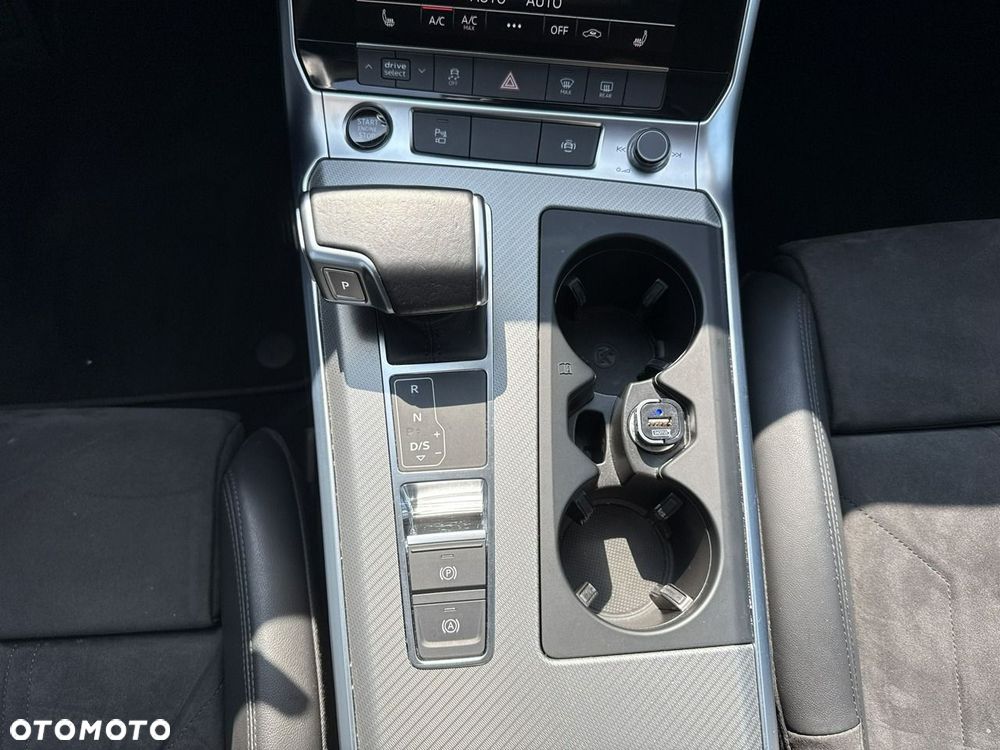 Audi A6 Avant 45 TFSI quattro S tronic - 25