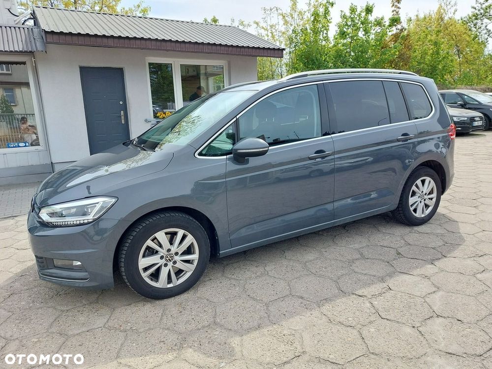 Volkswagen Touran - 4