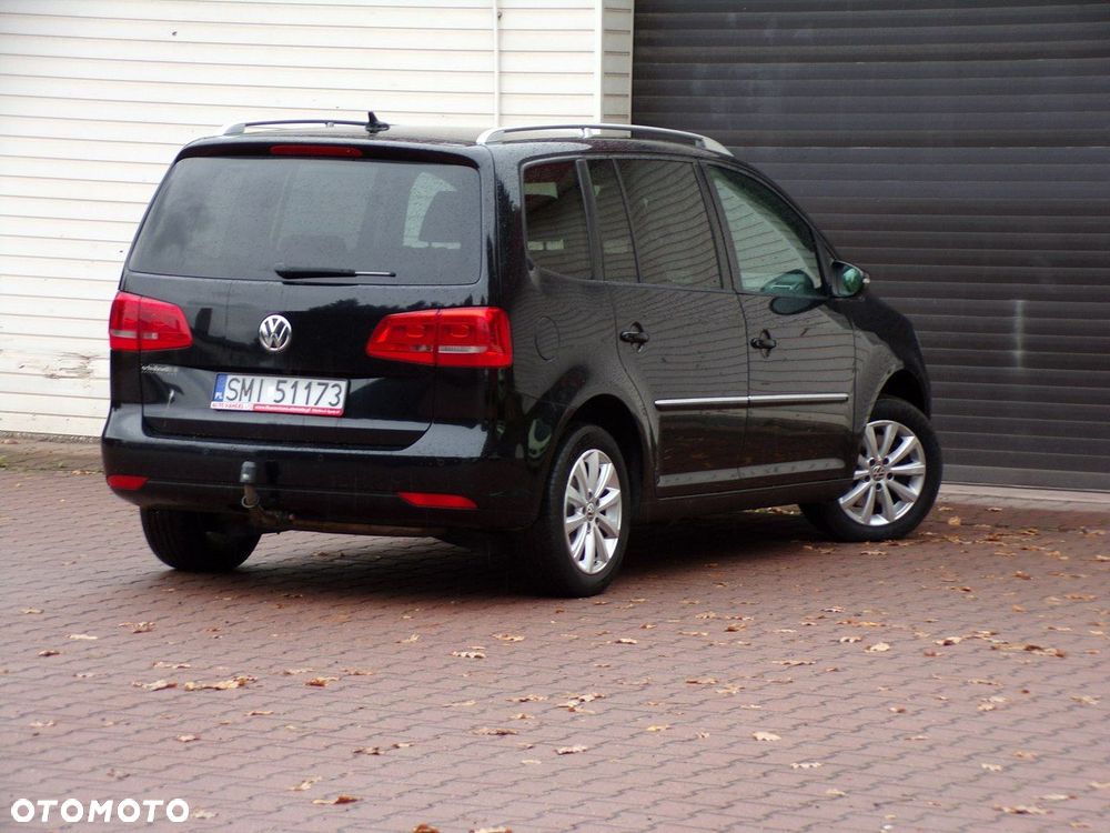 Volkswagen Touran - 12