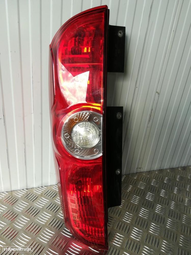 FAROLIM TRASEIRO ESQUERDO OPEL COMBO D - 1