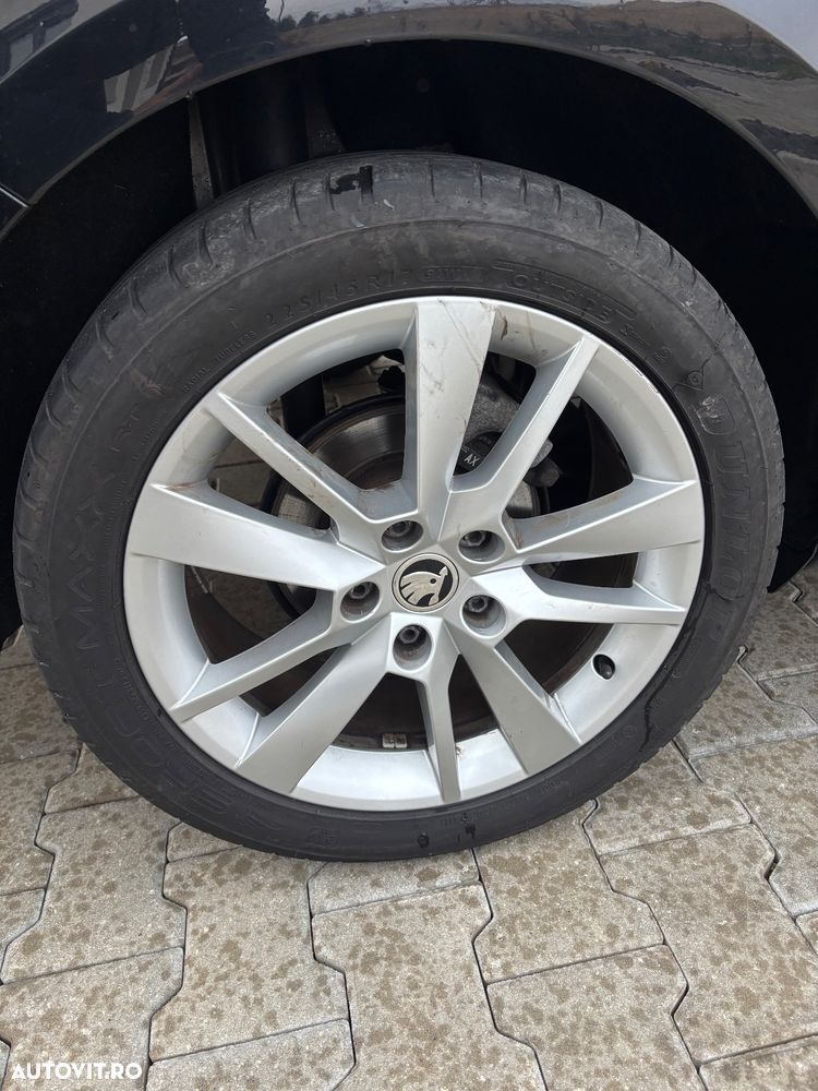 Skoda Octavia 2.0 TDI STYLE DSG - 10