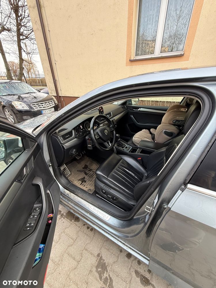 Skoda Superb 2.0 TDI Ambition DSG - 7