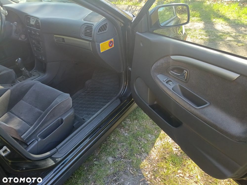 Volvo V40 1.8 - 15