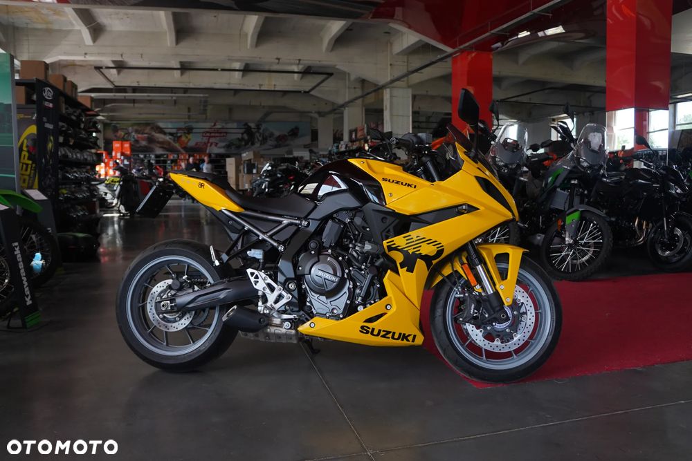 Suzuki GSX - 24