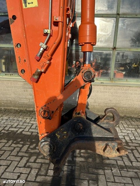 Hitachi ZX 135 US-3 - 15