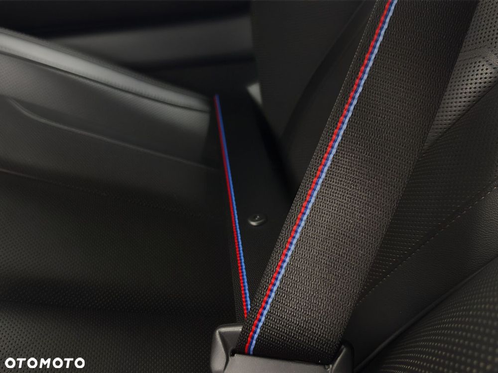 BMW Seria 8 - 36