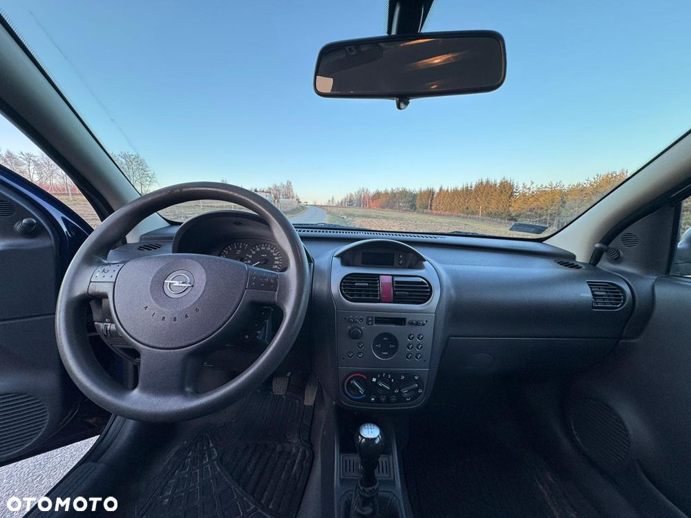 Opel Corsa 1.2 16V Essentia - 9