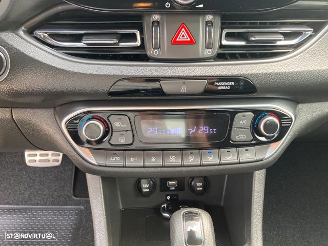 Hyundai i30 1.6 CRDI 48V-Hybrid DCT N-Line - 29