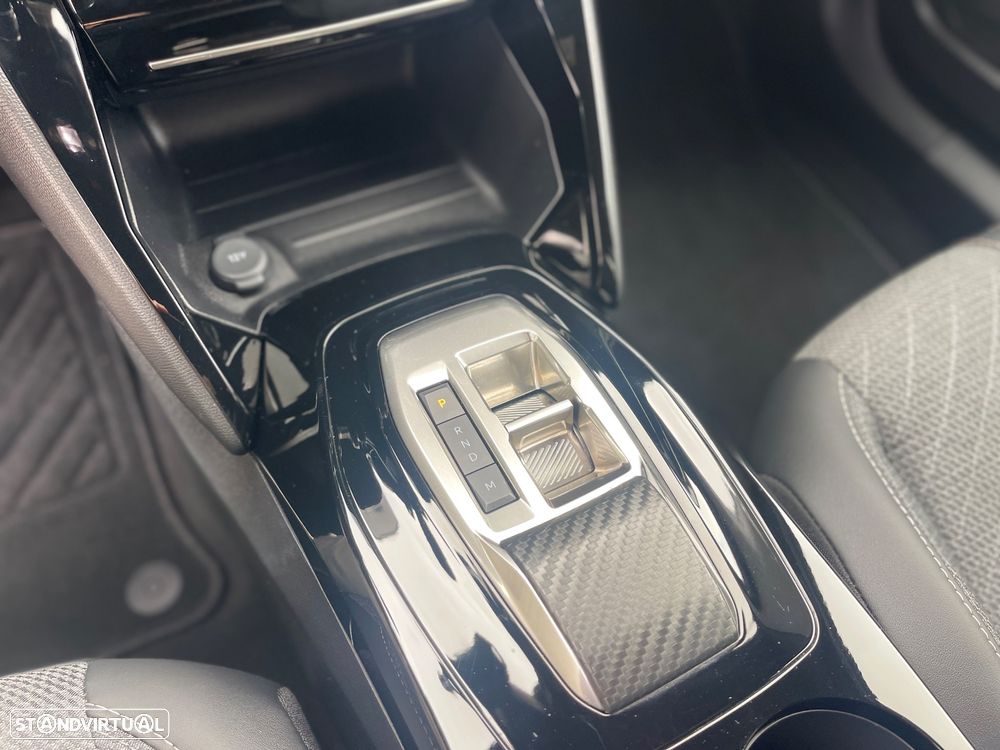 Peugeot 2008 Hybrid 145 e-DSC Allure - 18