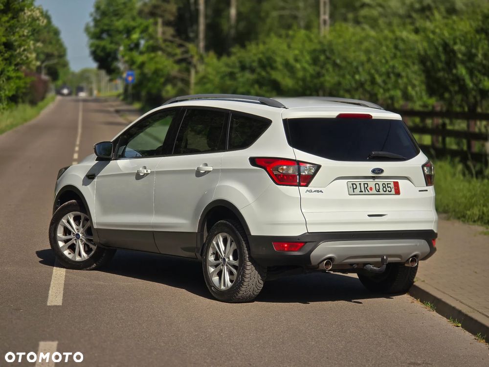 Ford Kuga 1.5 EcoBoost 2x4 Titanium - 3