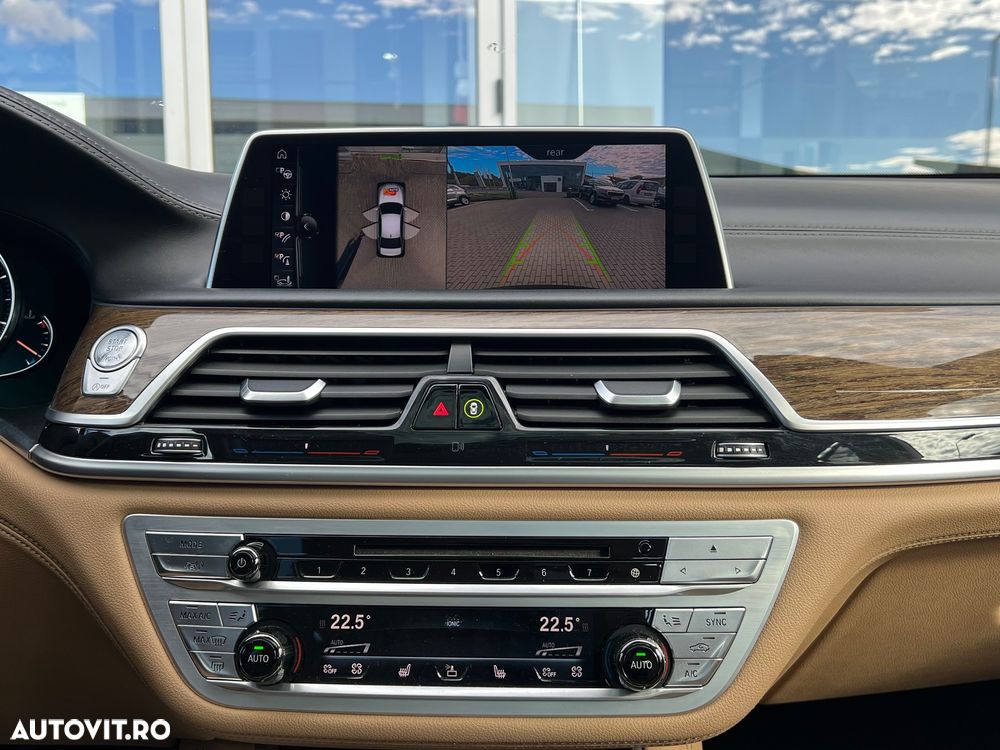 BMW Seria 7 730d xDrive - 28