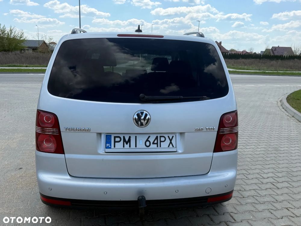 Volkswagen Touran 2.0 TDI DSG United - 9