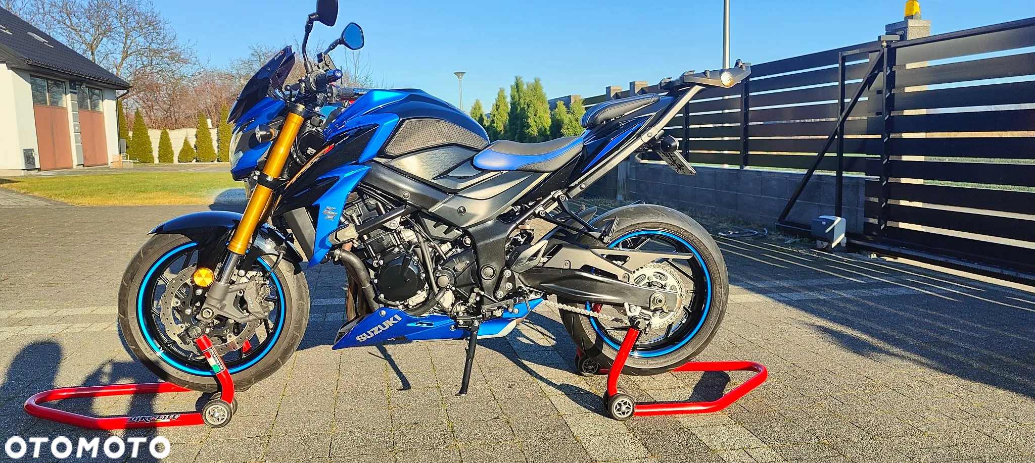Suzuki GSX - 7