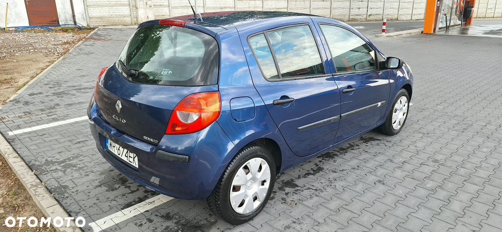 Renault Clio - 7