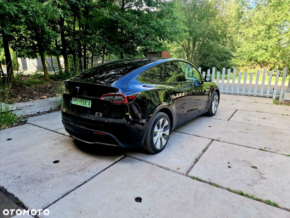 Tesla Model Y Long Range AWD - 5