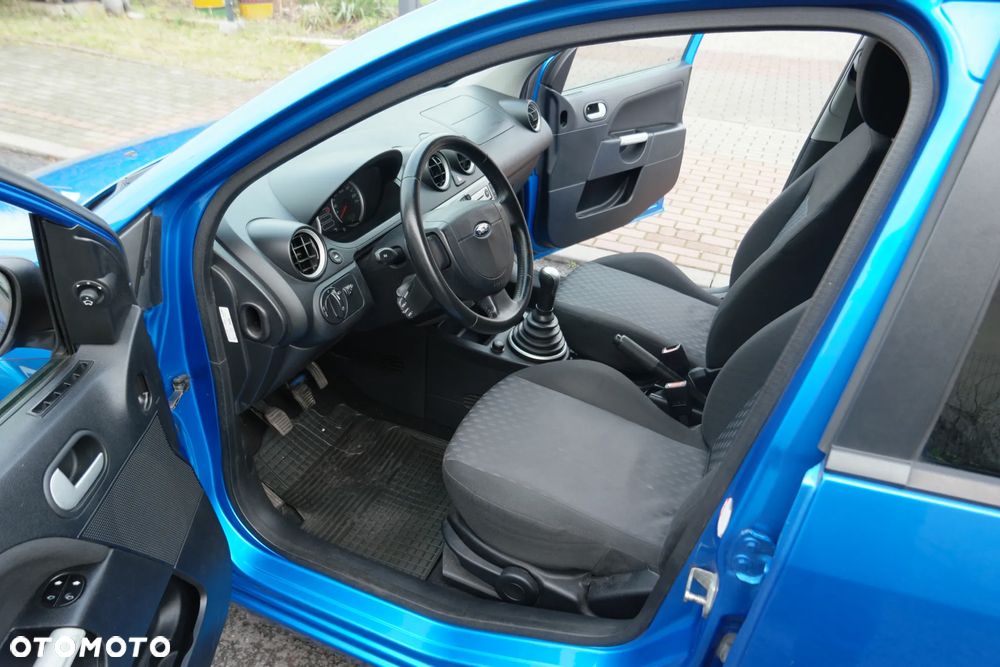 Ford Fiesta 1.4 Ambiente - 20