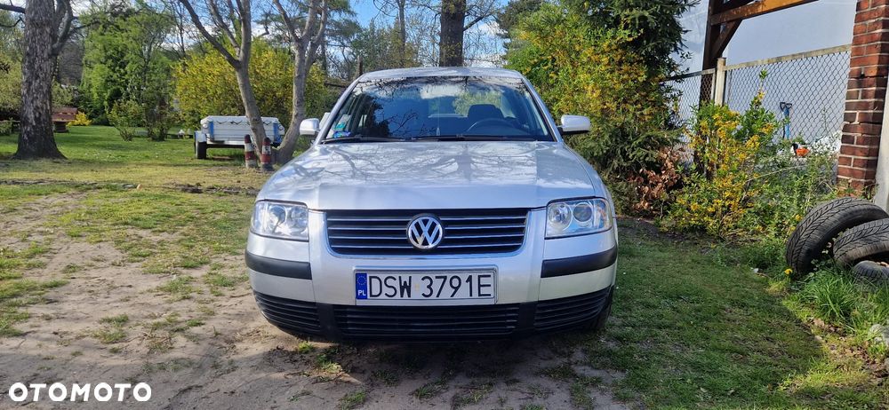 Volkswagen Passat 1.9 TDI Basis - 2