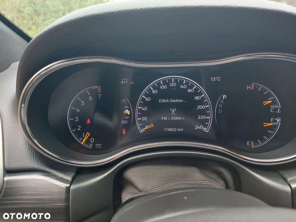 Jeep Grand Cherokee - 11