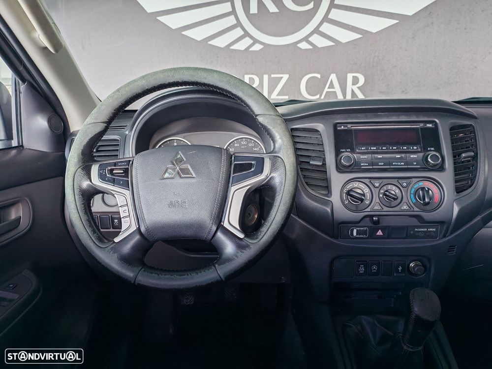 Mitsubishi L200 2.4 DI-D CD Invite 4WD - 11