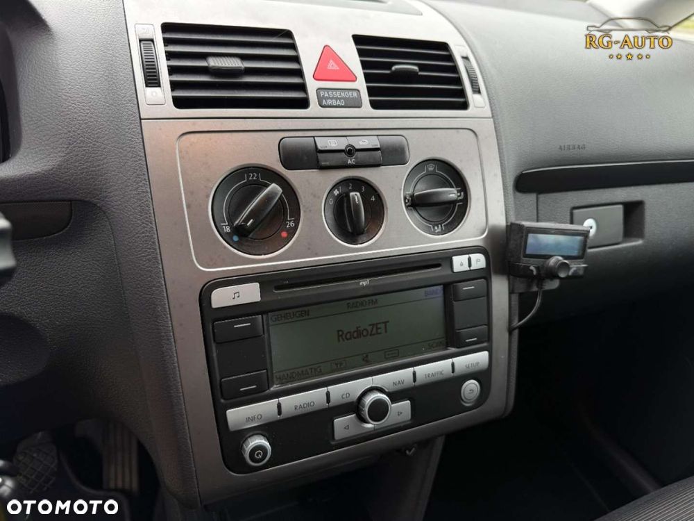 Volkswagen Touran - 29