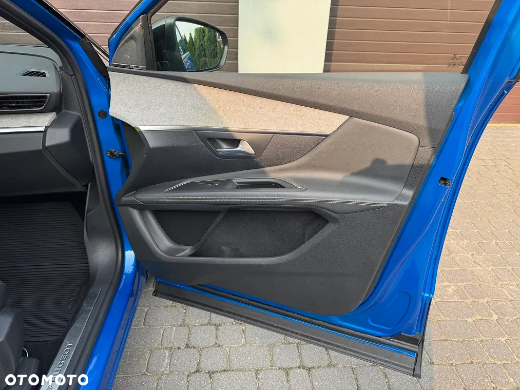 Peugeot 3008 Plug-In Hybrid 225 e-EAT8 GT - 27