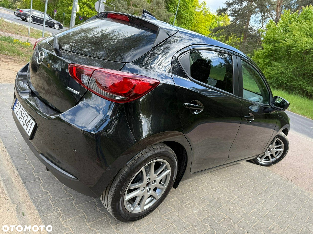 Mazda 2 - 4