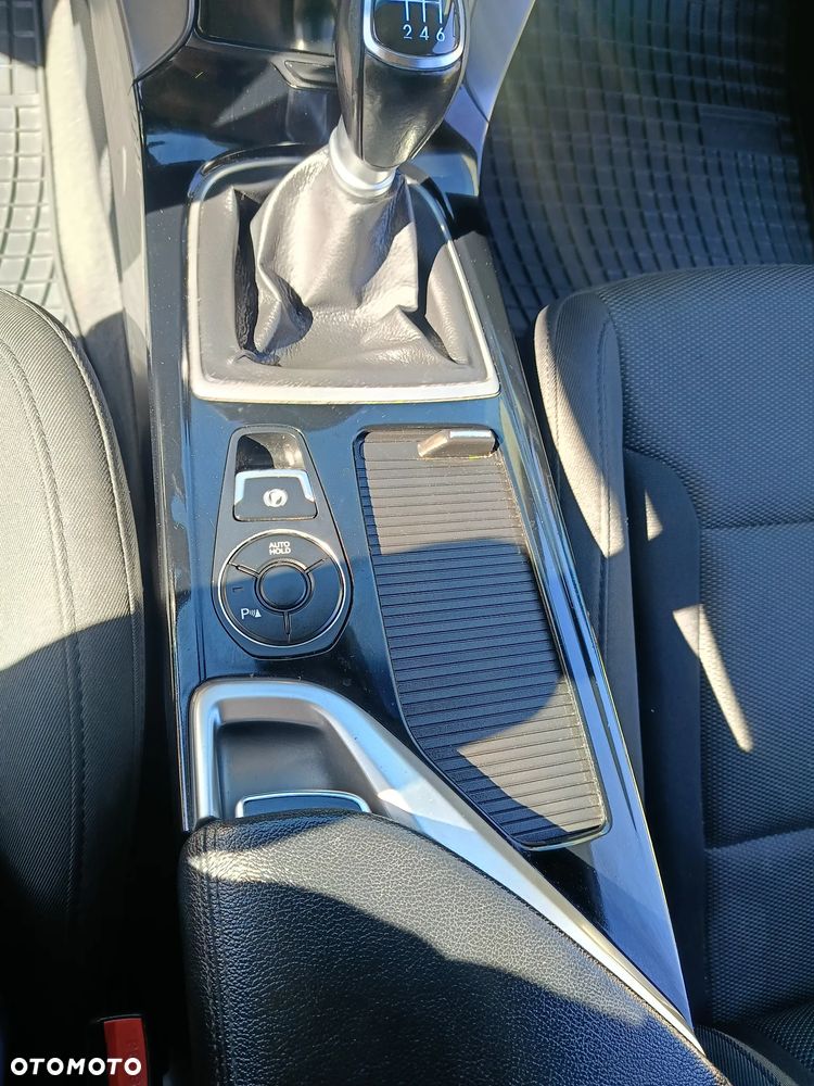 Hyundai i40 1.6 GDI Comfort + - 18