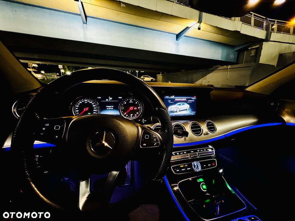 Mercedes-Benz Klasa E 220 d T 9G-TRONIC Avantgarde - 14