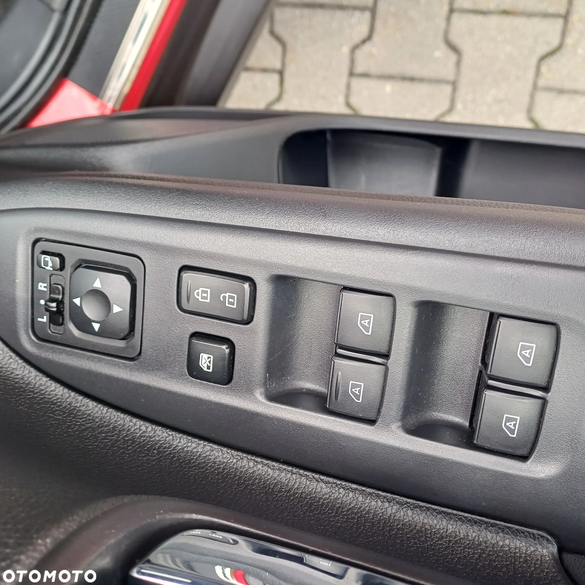 Mitsubishi Outlander - 25