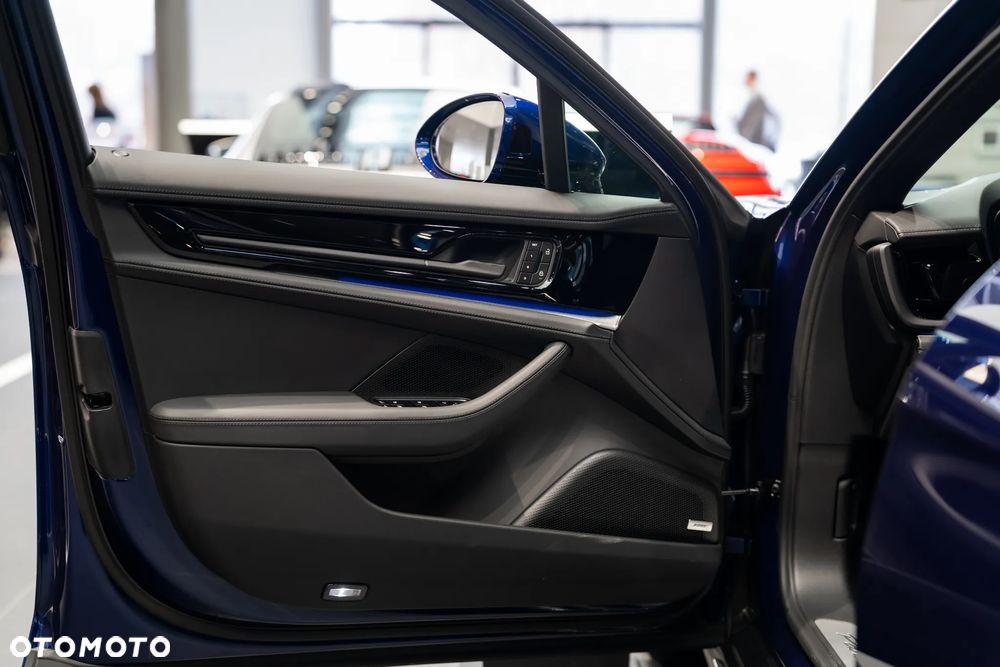 Porsche Panamera 4 - 8