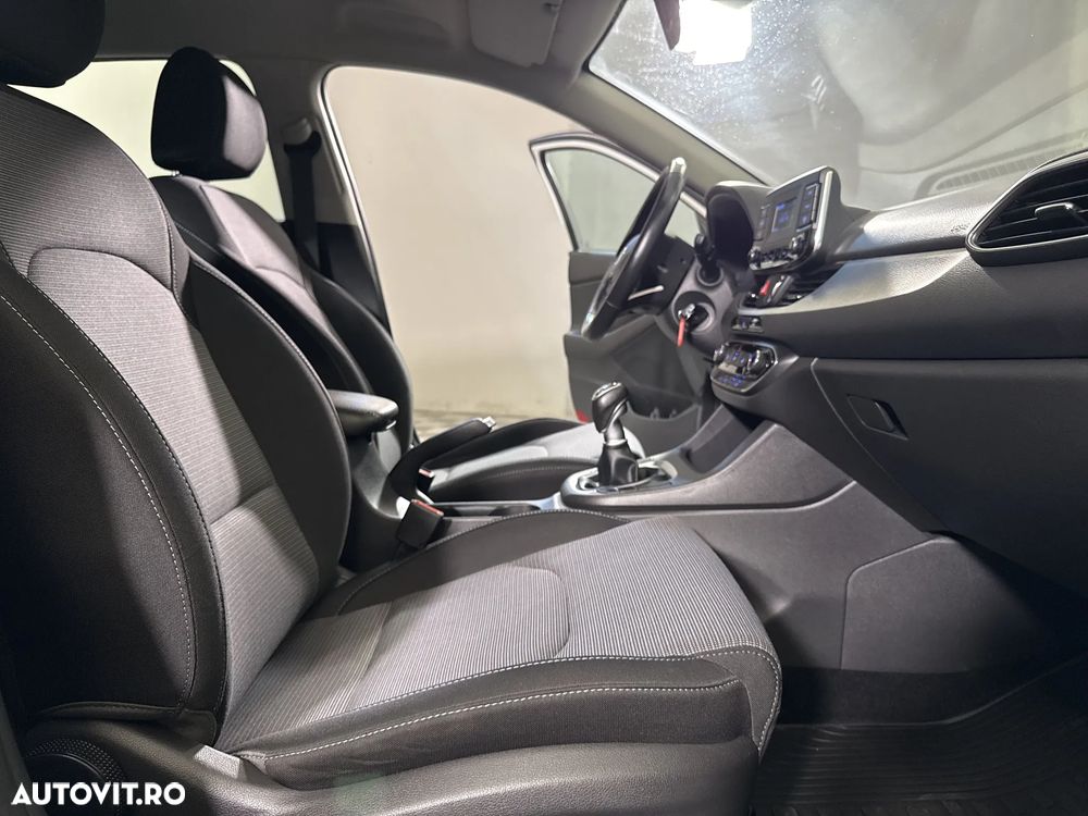 Hyundai i30 - 12