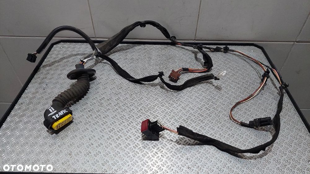 WIĄZKA DRZWI INSTALACJI PRAWY PRZÓD PASAŻERA RENAULT TRAFIC II 2 R2012 NR 241252624R